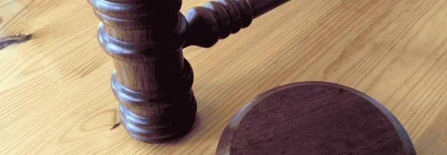 محمود پریسوز وکالت در دعاوی کیفری و حقوقی توقیف اموال در اصفهان